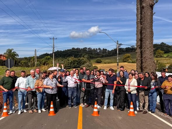 Pavimentação da Rua Ângelo Girardi é inaugurada em Lajeado Bonito