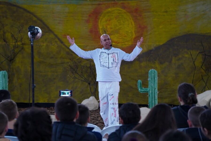  Espetáculo teatral promove conscientização ambiental entre estudantes da EMEF Caminhos do Saber