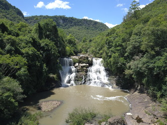 Capa: Cascata dos Calza